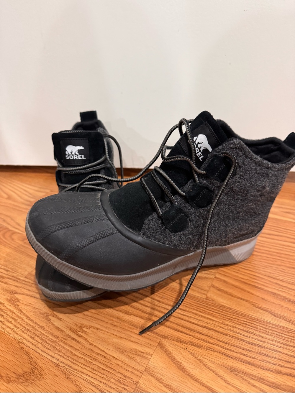 SOREL Out ‘N About III Classic waterproof boots - women’s size 11